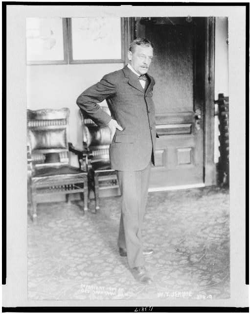 [William T. Jerome, full-length portrait, standing,...