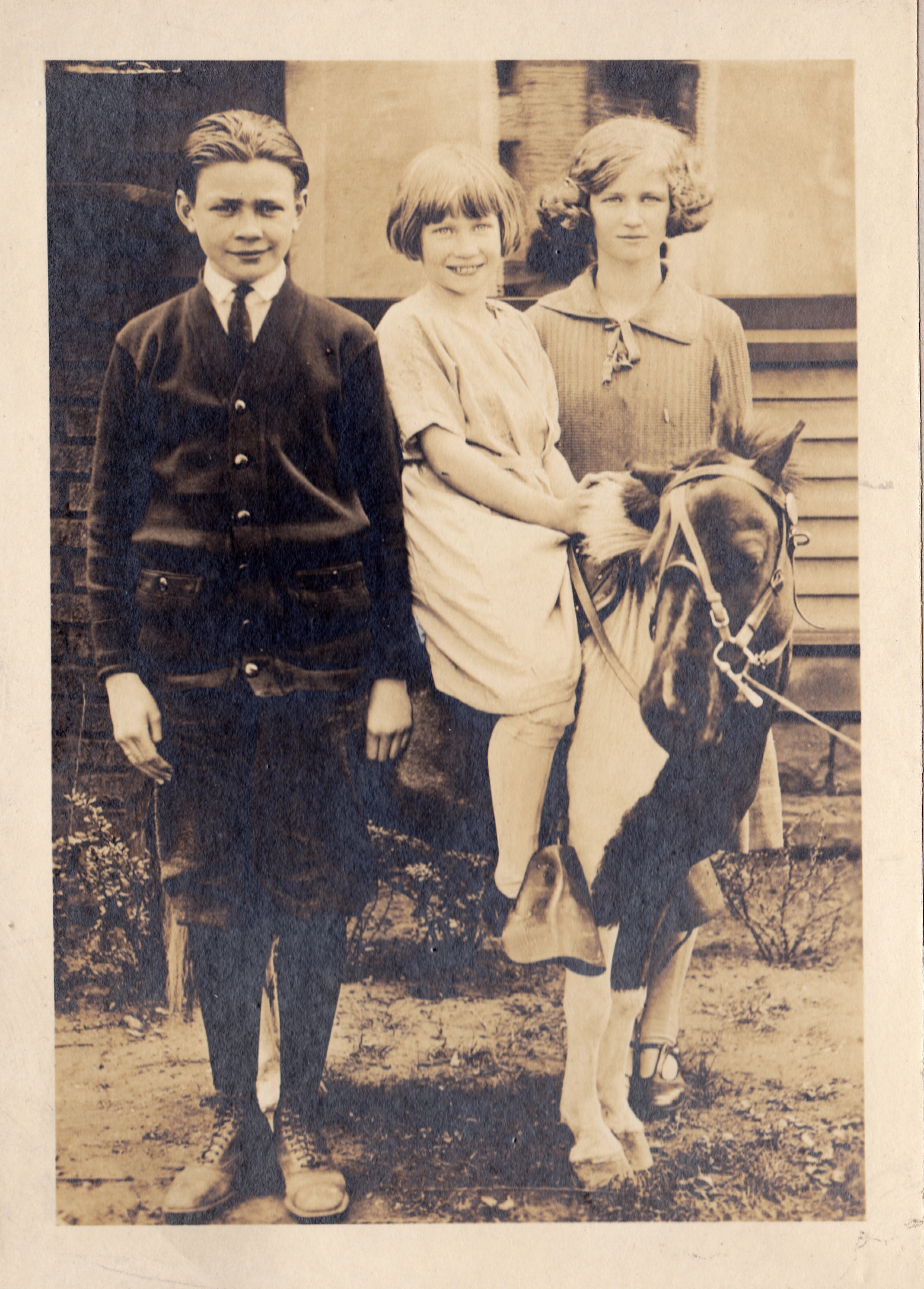 Daniel, Isabel, & Florence Miller, Ohio c1920