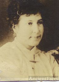 Emelia Roy