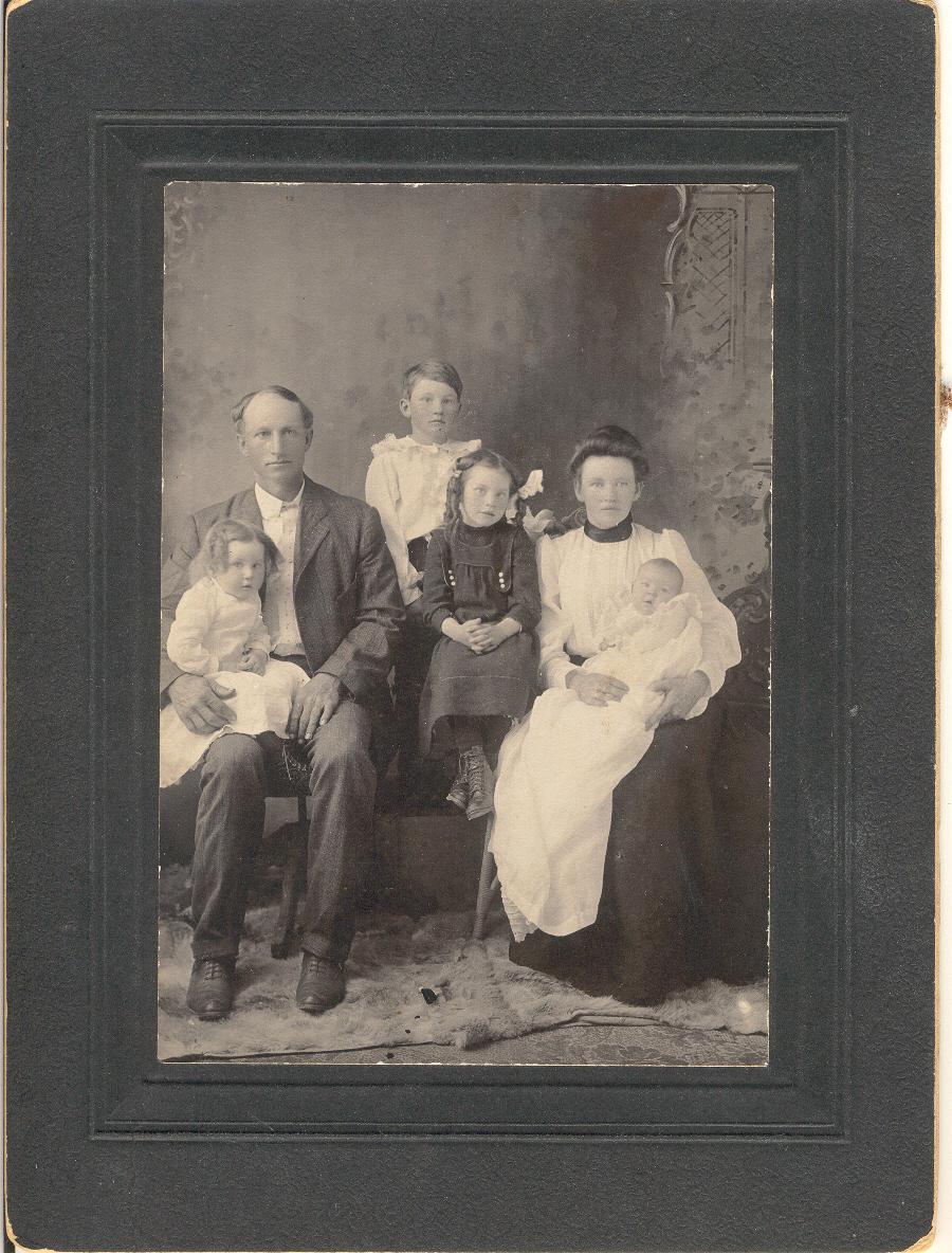 Laborn Jethro Seitz Family 1908