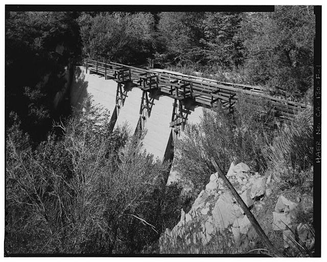 1. OVERVIEW OF SAR-1 FLOWLINE SANDBOX AT BREAKNECK CREEK....