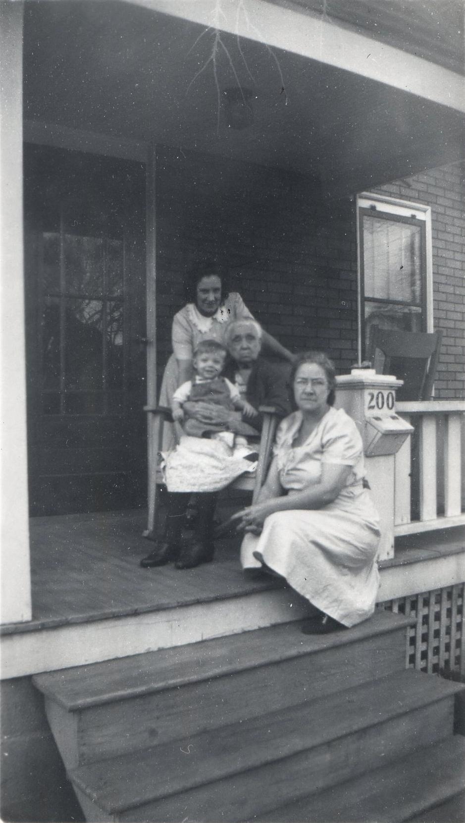 Ingram family, 1945