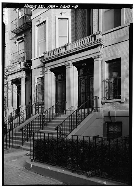 4. DETAIL VIEW OF NORTH (FRONT) ENTRANCE - 72 Marlborough...