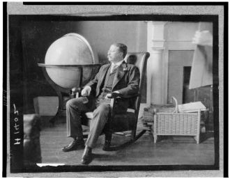 [Theodore Roosevelt, full-length portrait, seated in...