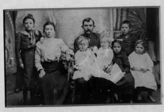 LUCAS MARION TEAL FAMILY CA 1900