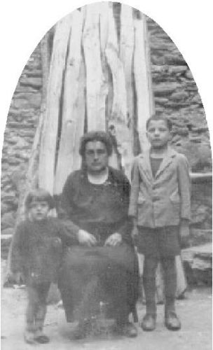 Unknown woman with 2 children