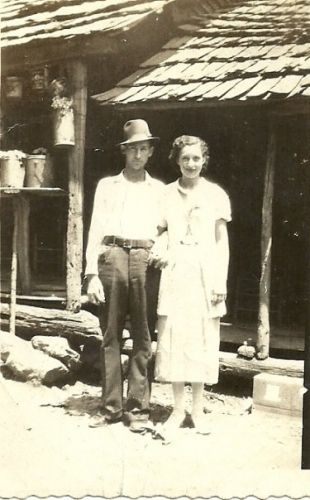 Raymond & Lovie Lee (Moore) Murr, Kentucky 1940