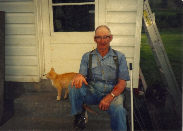 Carl W Dorsey