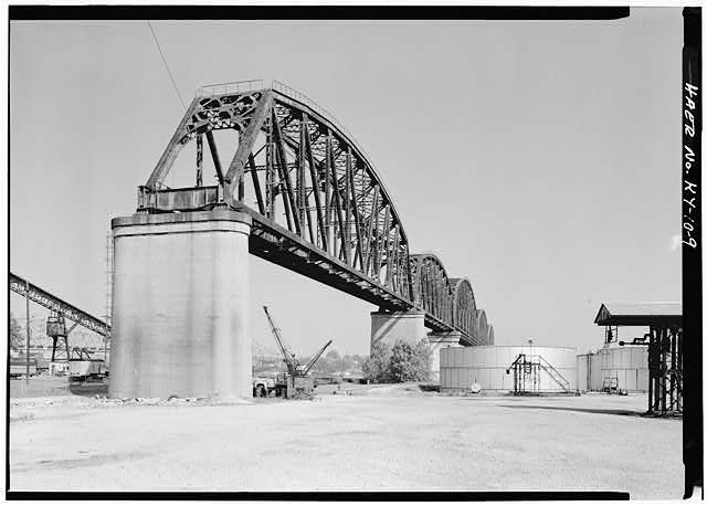 9. General view of southern approach span. - Big Four...