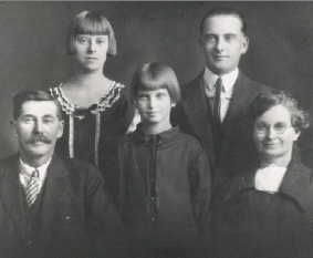 Carey Waugh Family, 1920 Iowa