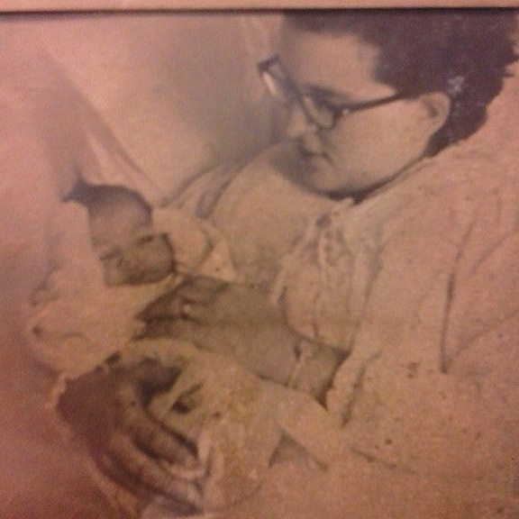 Carol Lee Shaben-Wentz--with daughter Brenda Wentz-Bell Newspaper 1000th patient 6 nov 1967