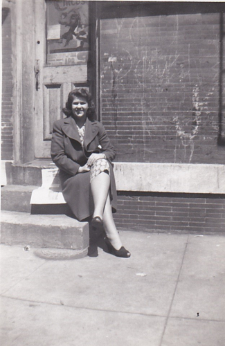 A photo of June Marie (Boscheinen) Holutiak