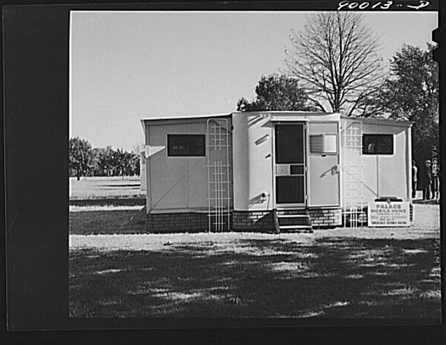 Palace mobile home. Expansion trailer for emergency...