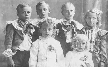 Ullrich children of Amalia (Lau) Schnellbacher 1905