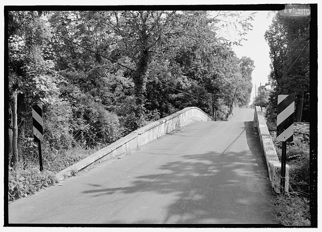 9. PERSPECTIVE VIEW OF SOUTH APPROACH. - Morris Run...
