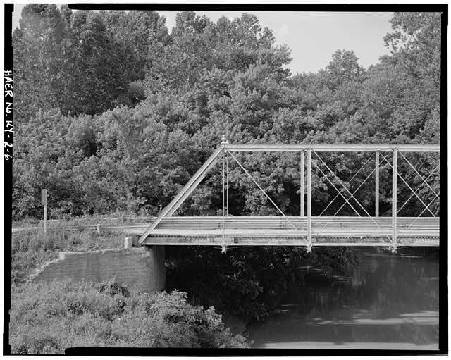 6. GENERAL VIEW OF PANELS ON WEST END OF BRIDGE - North...