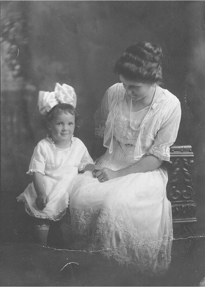 Dorothy May and her Mama