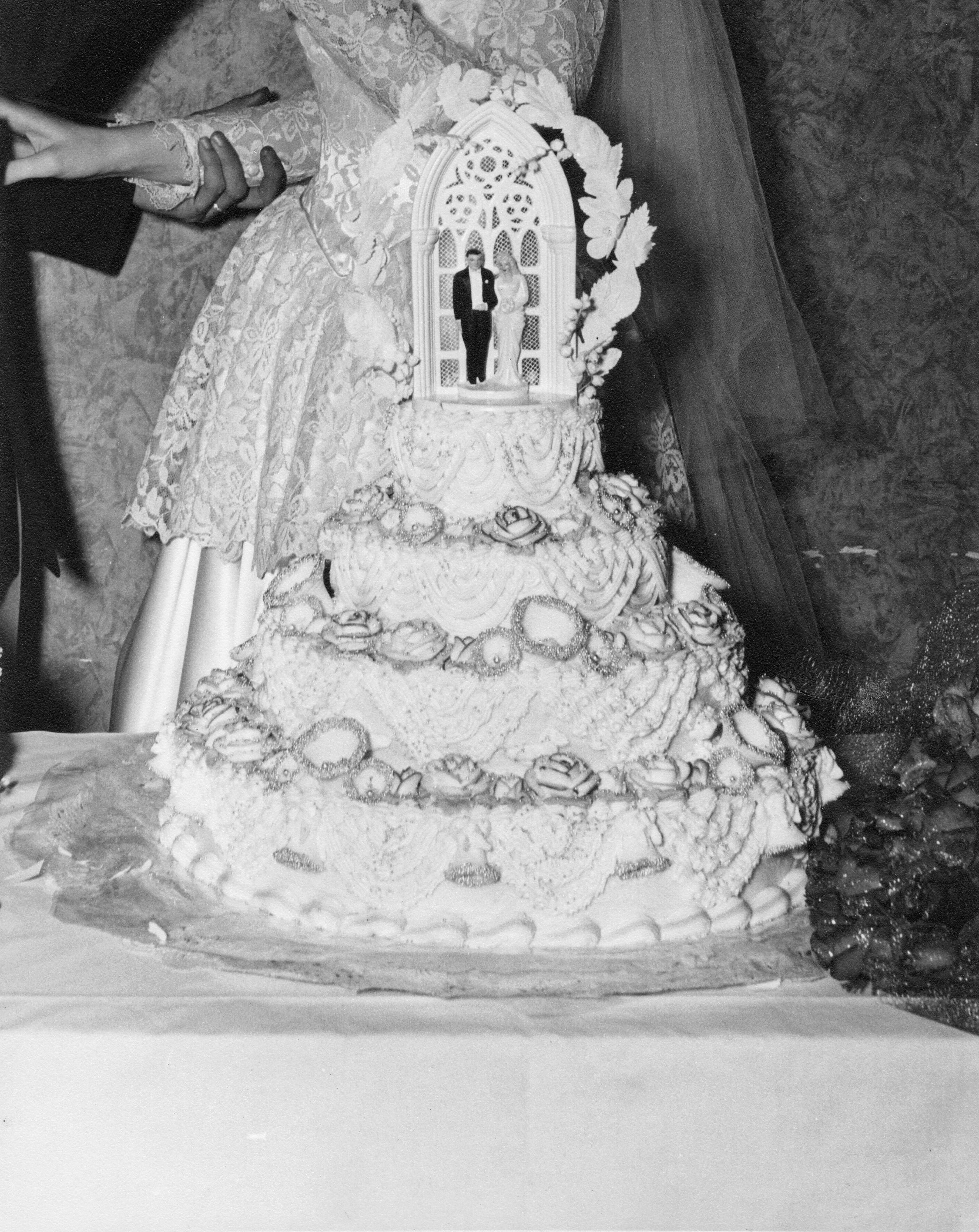 Ken Miller & Betty Lou (Beran) Miller Cake, NE