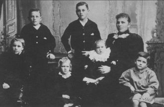 Rebecca (McConnell) McIntyre & family, 1895
