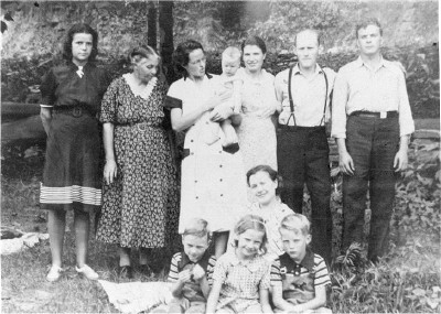 Branham/Mullins family group Pike County, KY