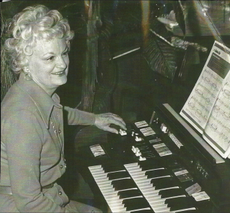 Professional organist Betty Lee