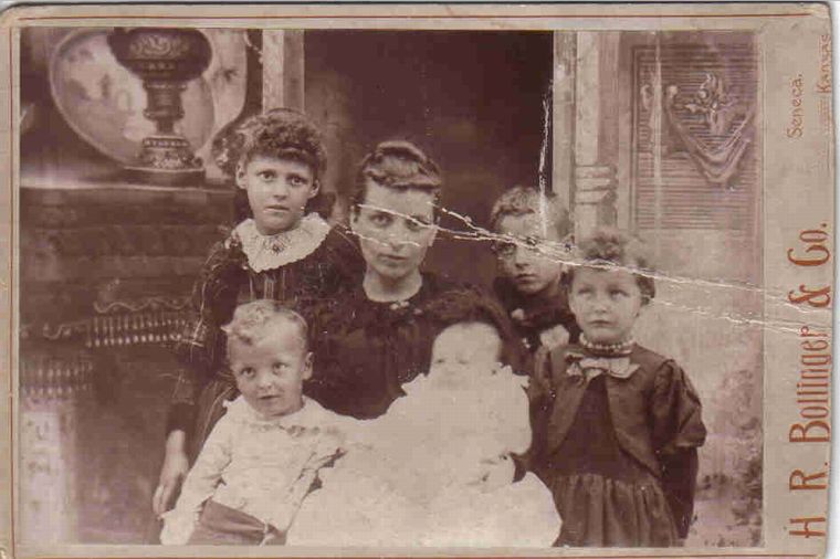 Lille A Smith and family