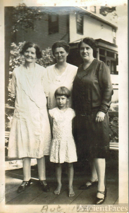 Rachel Moreland & Bessie Lawhead, Pennsylvania