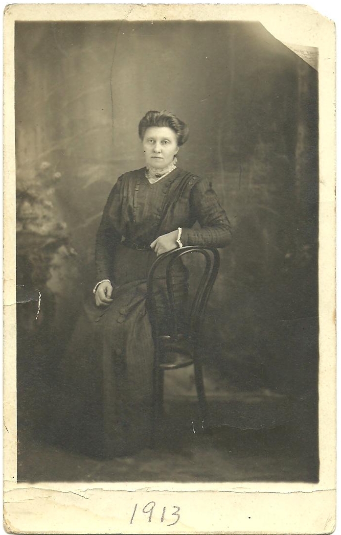 Bertha Marie Bennett (Larson), 1913