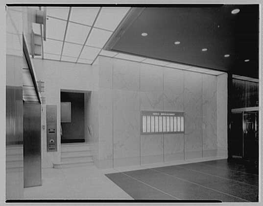 1650 Broadway, New York City. Entrance lobby II