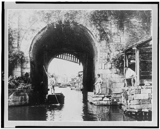 China, Kiangsu Province, Soochow, water gate in city,...