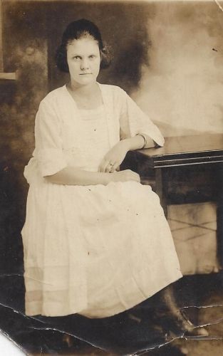Flora Mohegan