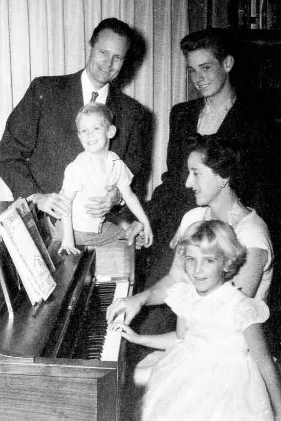Deede, Bob, Robin, Patti, Mike Gale, Season's Greeting