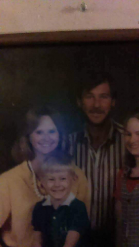 Kevin Lynn lunsford &his then wife and his daughter Renee &son clark