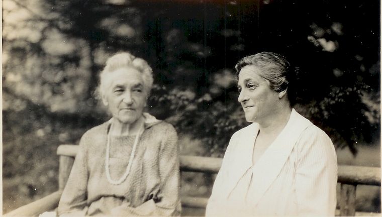 Marie Jesselson with daughter Martha King