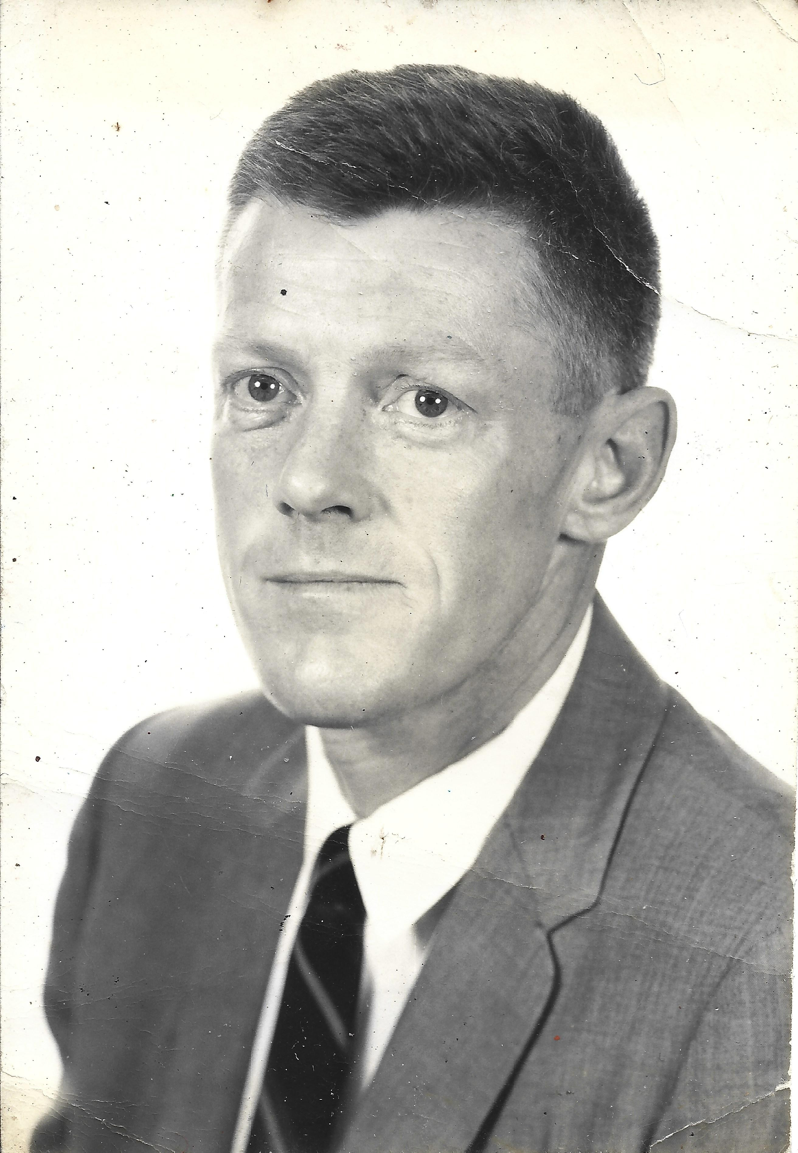Robert L Hackman