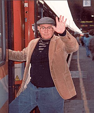 Fred Halkett waiving goodbye to the Heerbrant