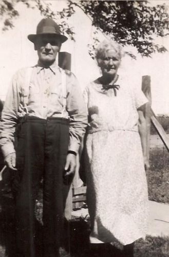 Parlee Taylor Leffew and husband Andrew Sterling Leffew