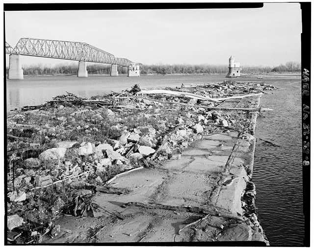 8. DETAIL VIEW OF HOMER DIKE AT LOW-WATER DAM, LOOKING...