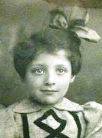 A photo of Sara Noach