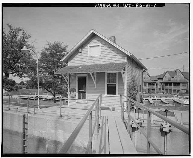 1. VIEW NORTHEAST, Lock shelter - DePere Lock & Dam, Lock...
