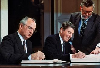 Mikhail Gorbachev & President Ronald Reagan