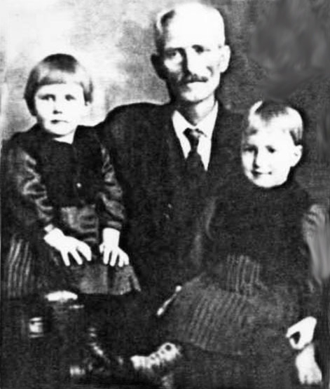 Josie, Neva, and George W. Branson