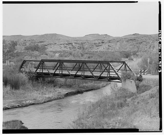 3. FULL VIEW OF BRIDGE - WEST TO EAST - Mounds Bridge,...