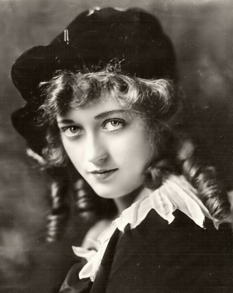 Marion Davies 001