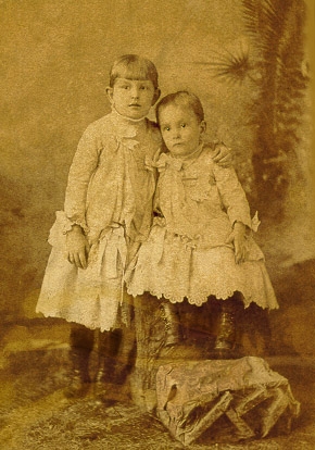 Edith and Lillian Michelet, 1891 Illinois