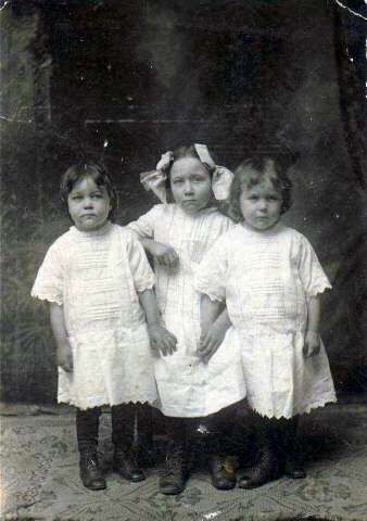 Arthur,Bessie and Annie Norvell