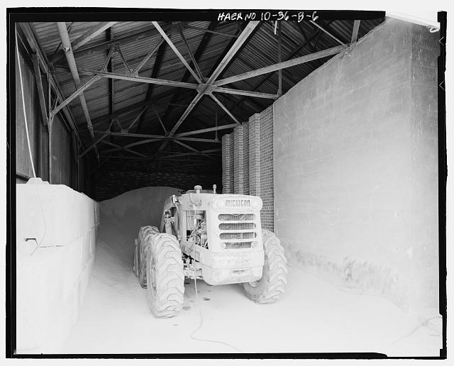 6. East view interior - Gowen Field, Ammunition Assembly...