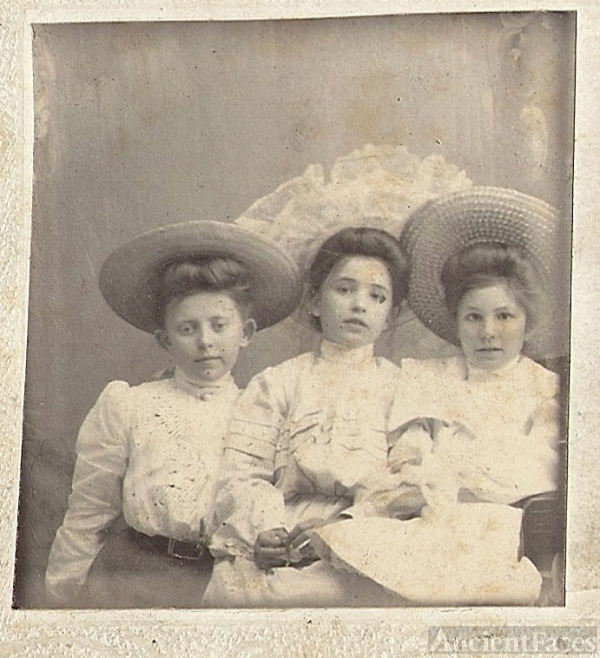 Riddle girls