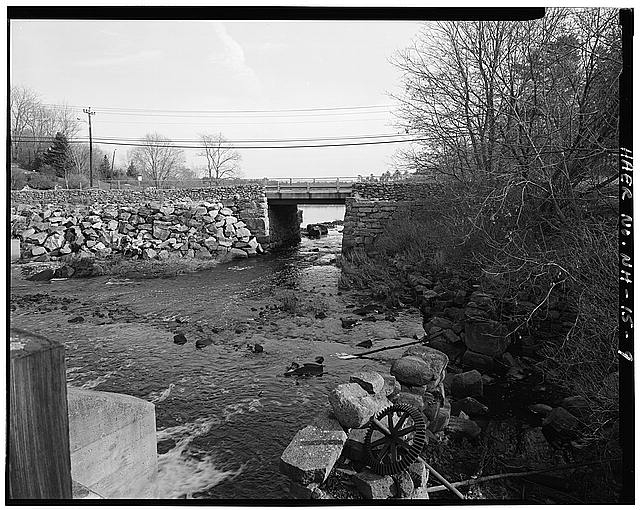 9. VIEW OF WEST ELEVATION SPANNING OYSTER RIVER, LOOKING...