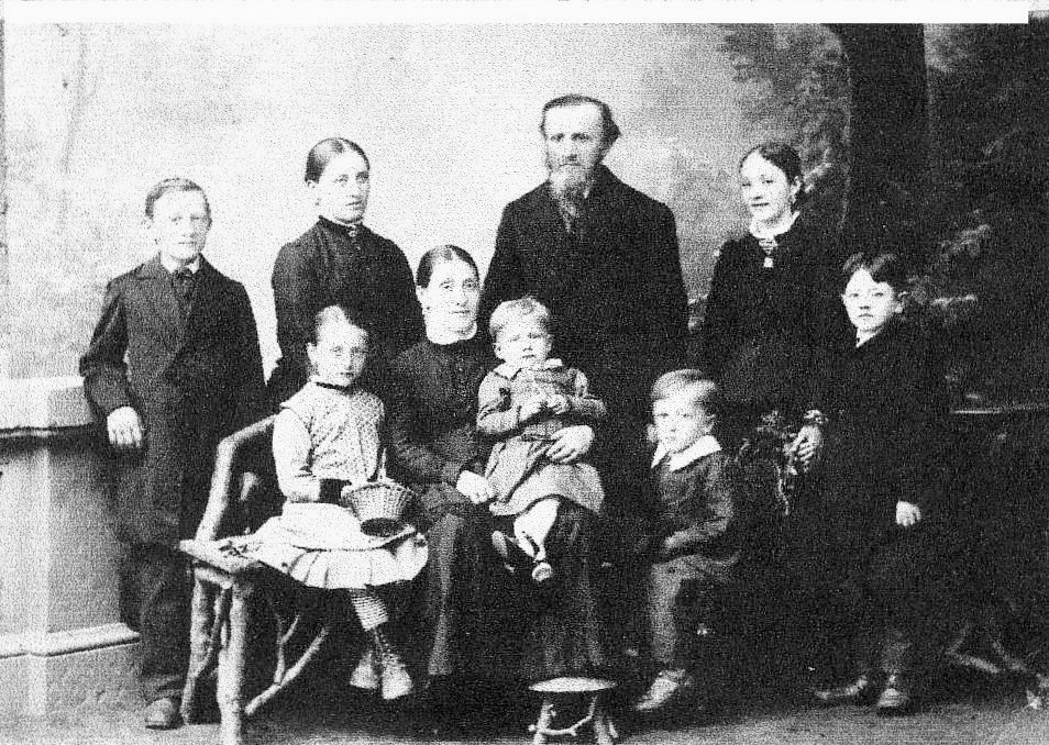 Ernst and Magdalena Frache family